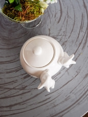 Сахарница с кроликами 